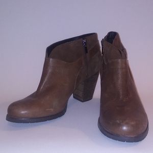 Clarks artisan Ankle Boots, Size 9.5